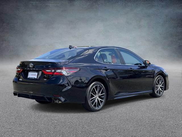Used 2024 Toyota Camry SE FWD image 2