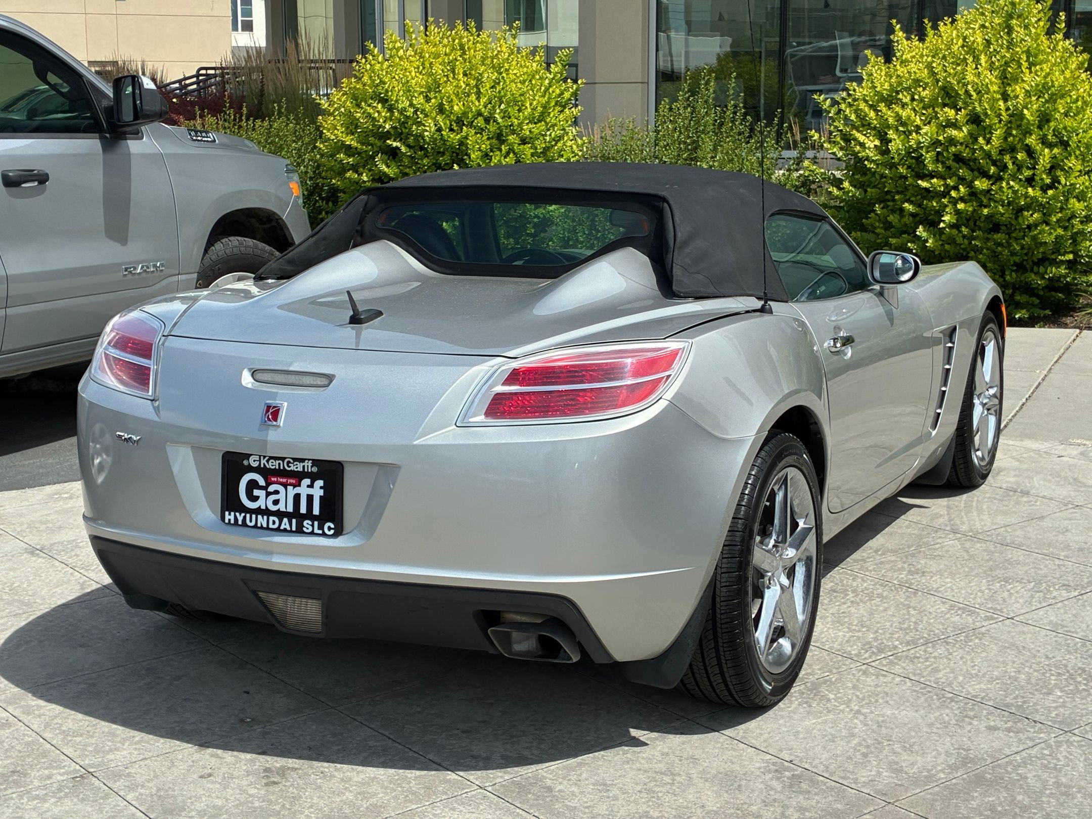 Used 2008 Saturn Sky w/ Premium Trim Package RWD image 3