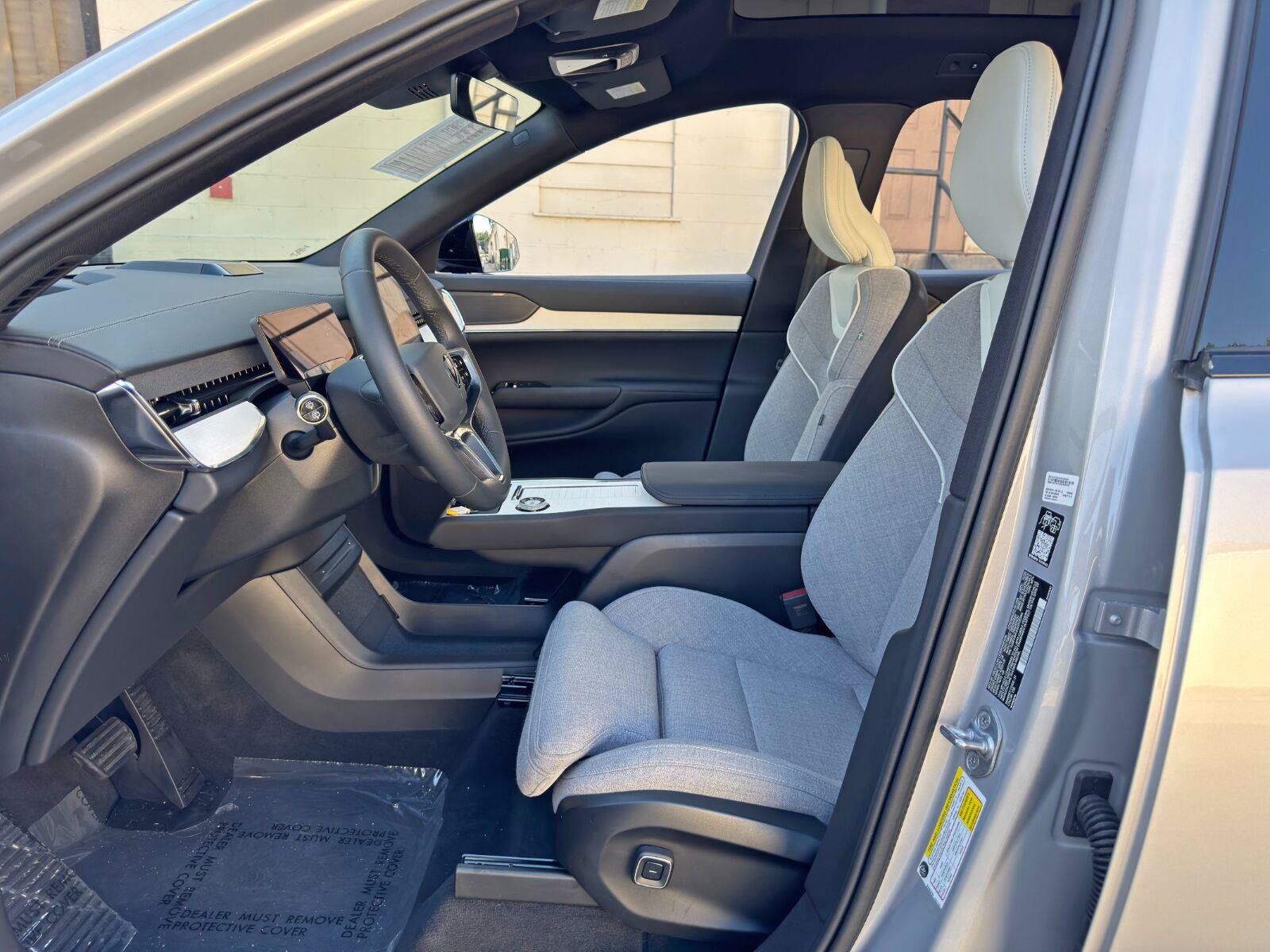 Used 2025 Volvo EX90 Ultra AWD/4WD image 16