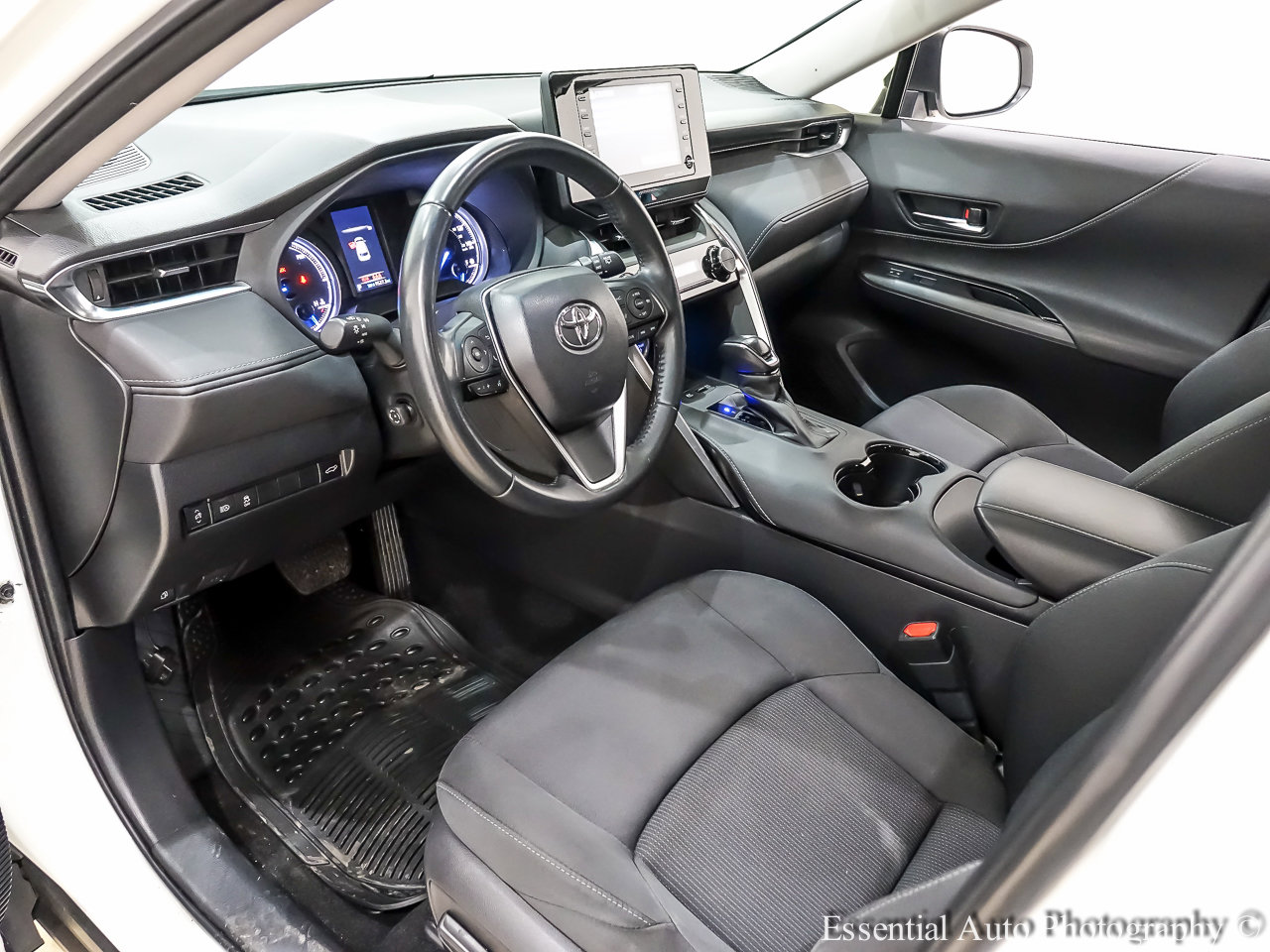 Used 2022 Toyota Venza LE image 14