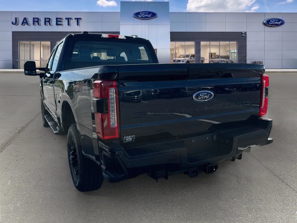 Used 2024 Ford F250 XL w/ STX Appearance Package AWD/4WD image 3