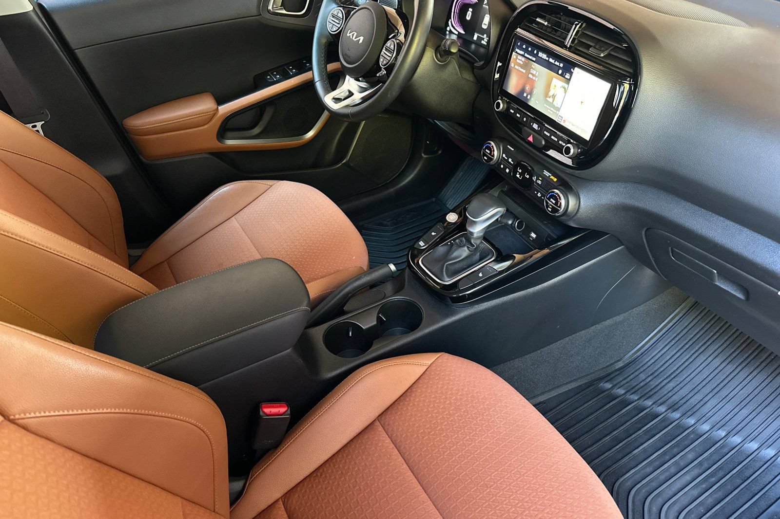 Certified 2025 Kia Soul EX FWD image 16