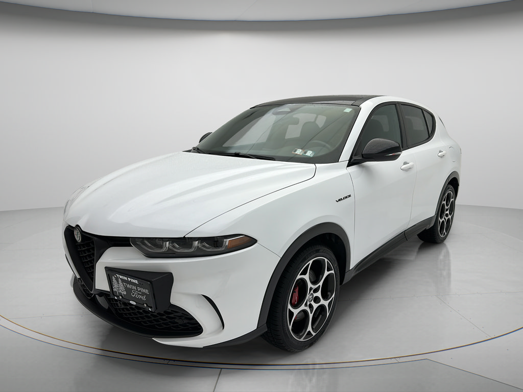 Used 2024 Alfa Romeo Tonale Veloce AWD/4WD image 3