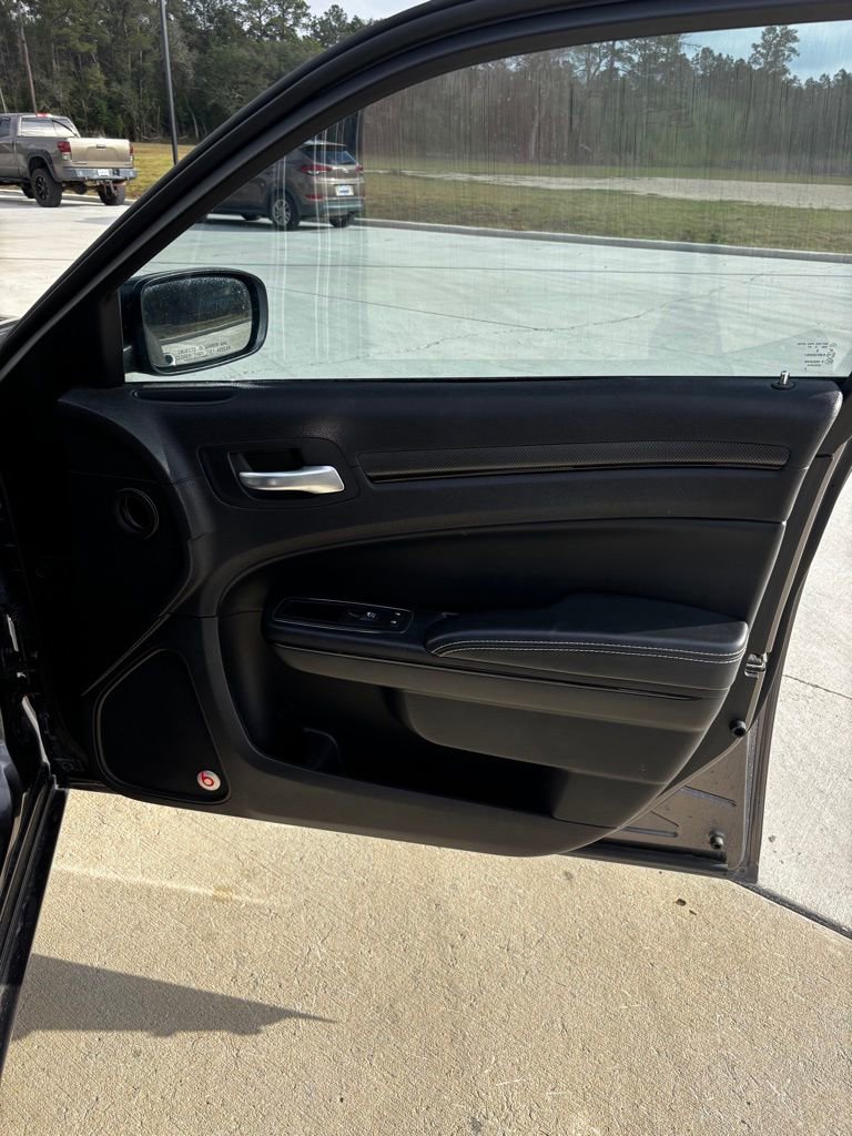 Used 2015 Chrysler 300 S image 17