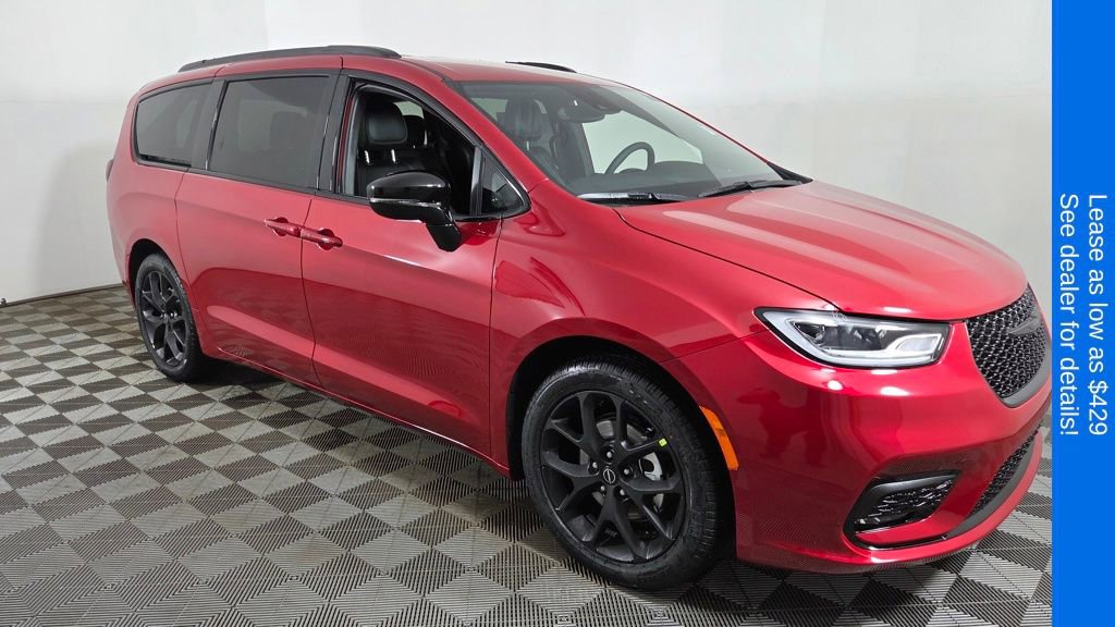 New 2026 Chrysler Pacifica Select image 1