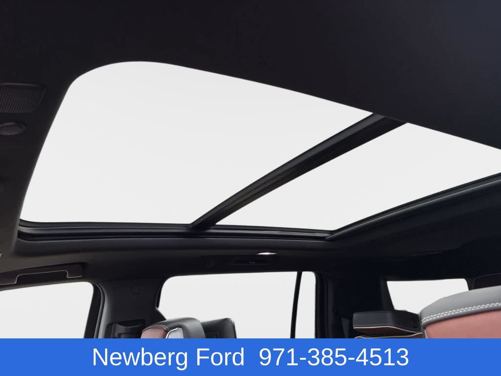 Used 2024 GMC Yukon XL Denali Ultimate AWD/4WD image 27