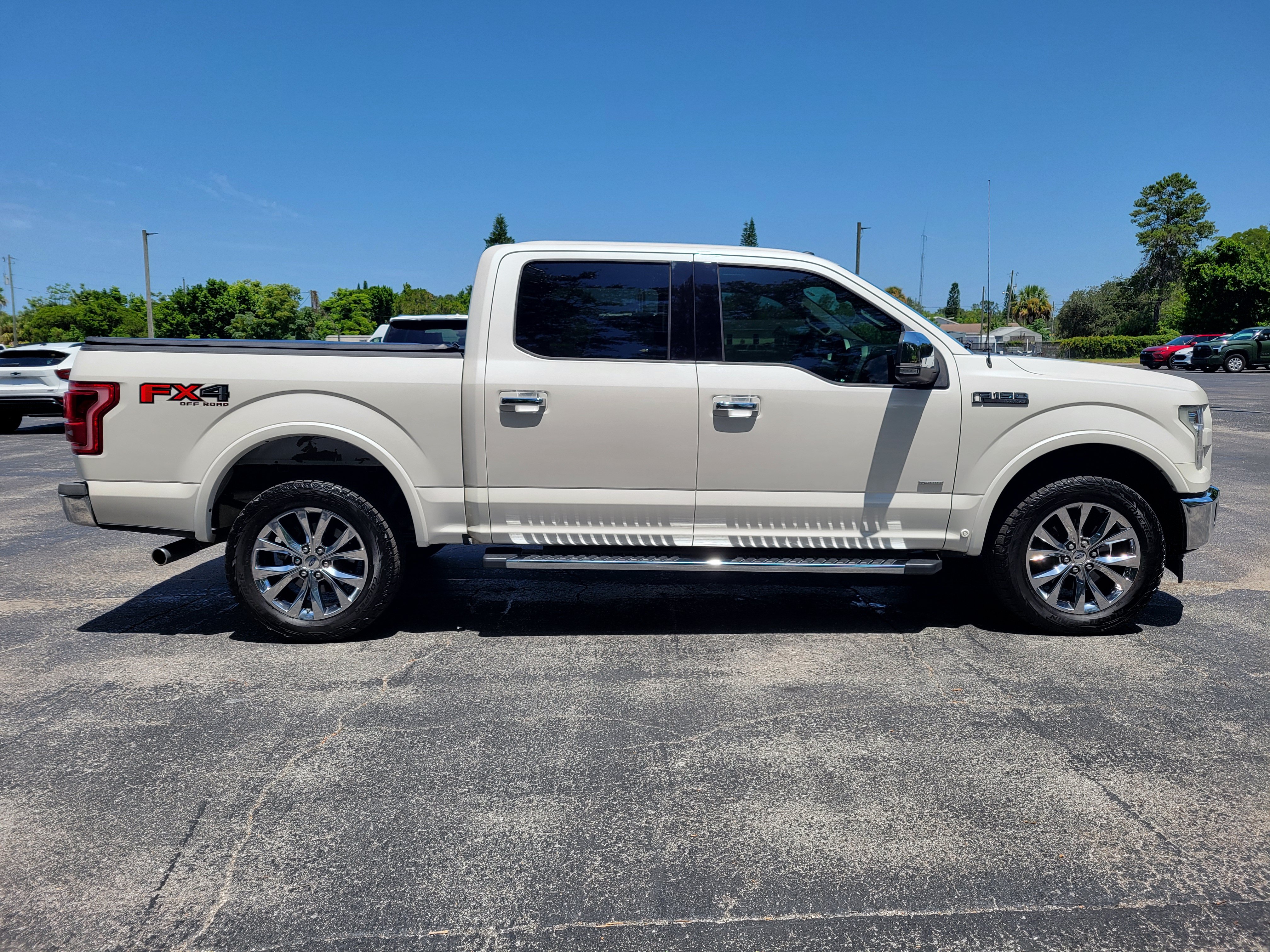 Used 2017 Ford F150 Lariat w/ Equipment Group 502A Luxury AWD/4WD image 4