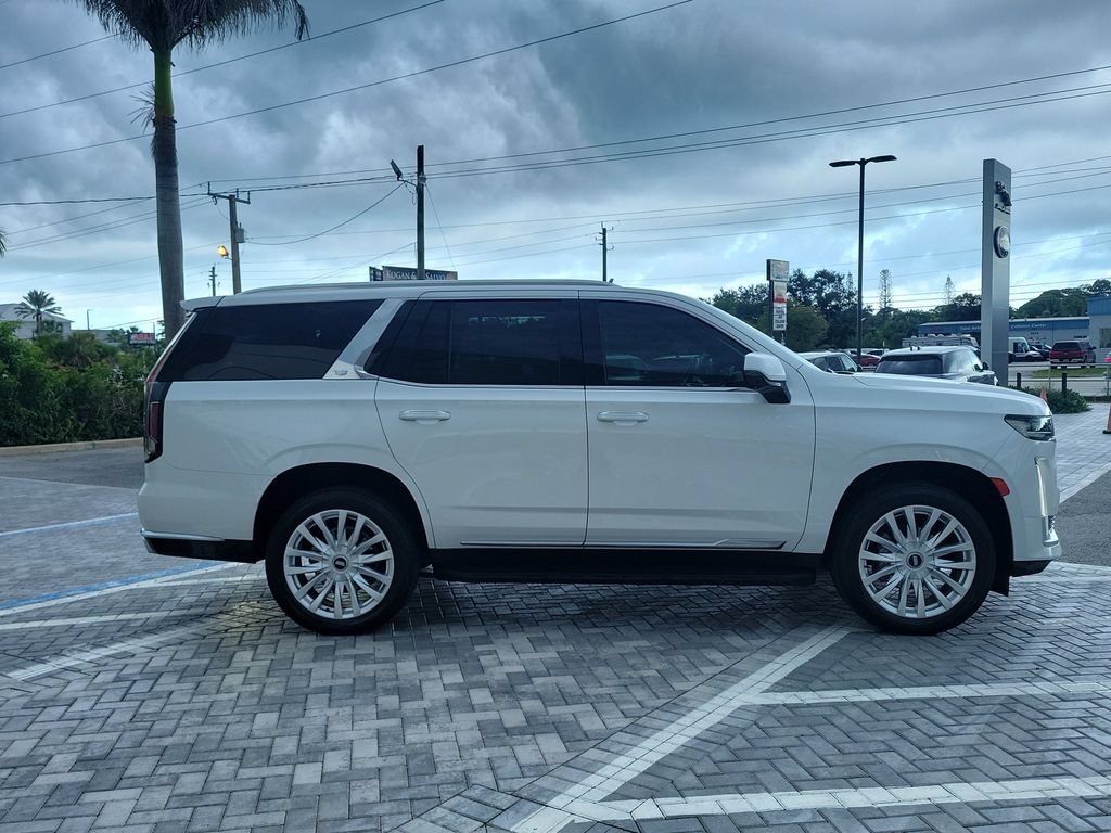 Used 2024 Cadillac Escalade Luxury RWD image 6