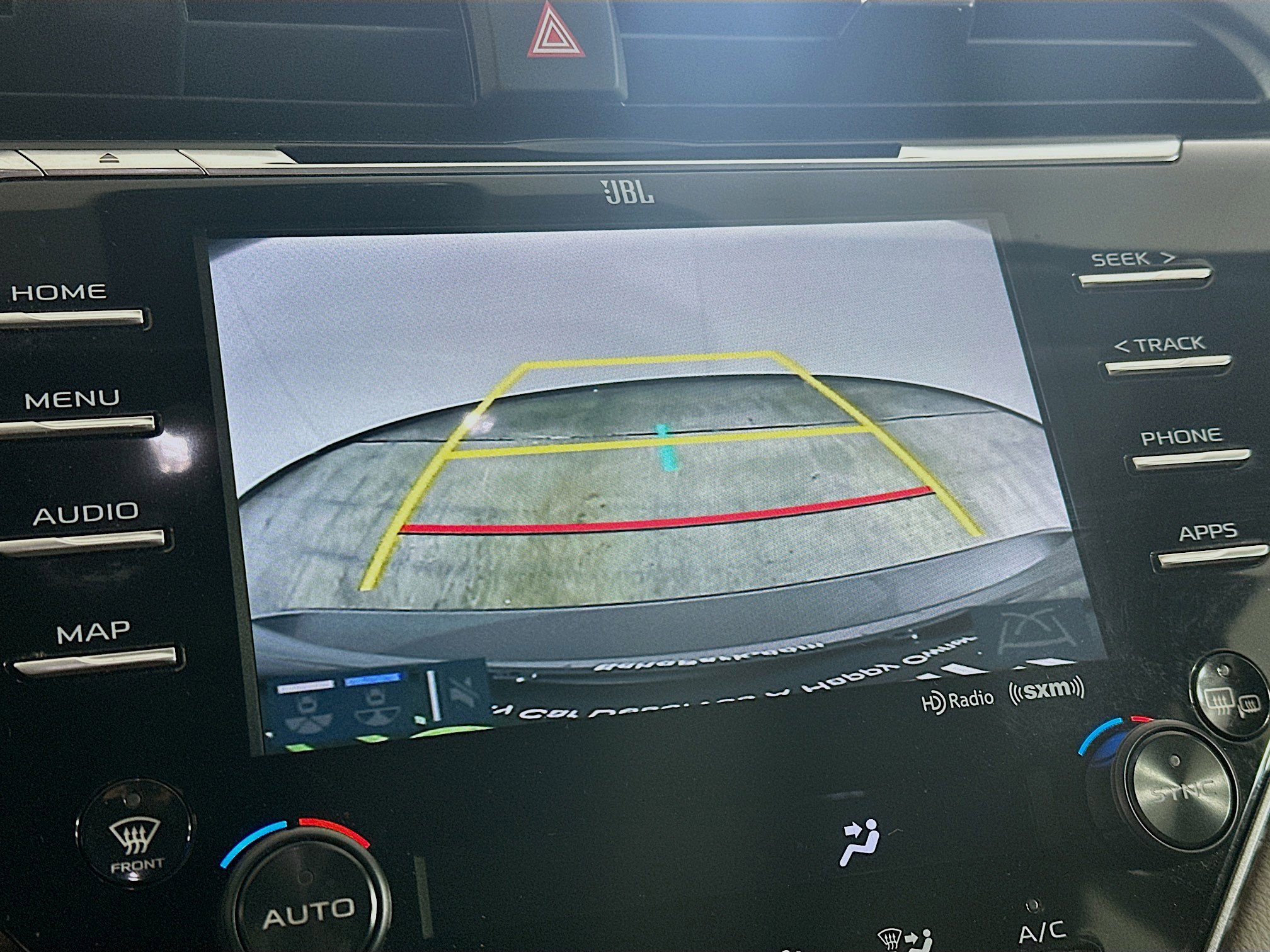 Used 2019 Toyota Camry XLE w/ Navigation Package FWD image 23
