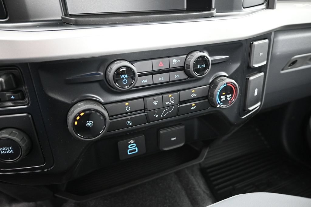 New 2026 Ford F450 XL w/ XL Chrome Package RWD image 13