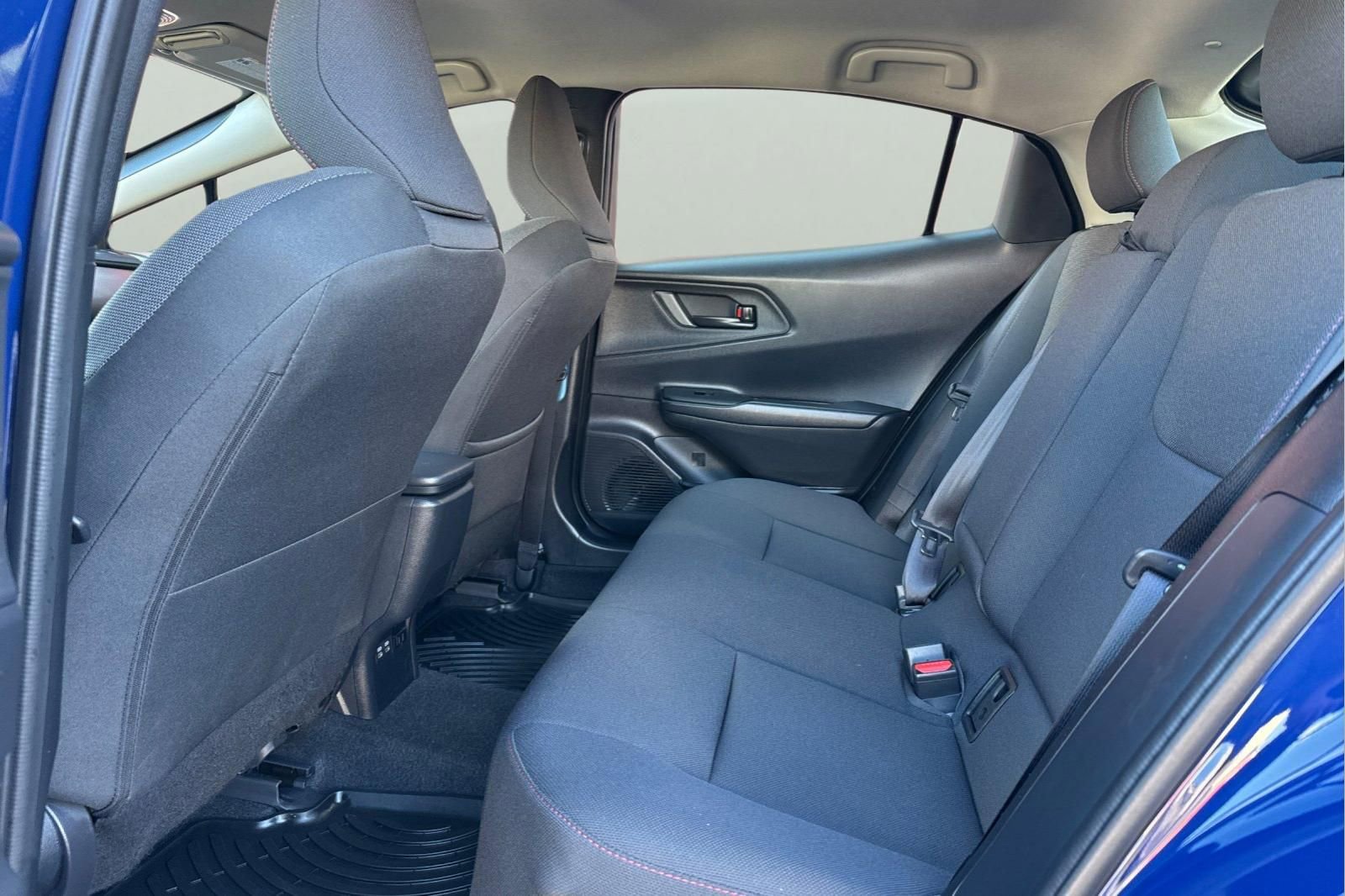 Used 2025 Toyota Prius Plug-In Hybrid image 5