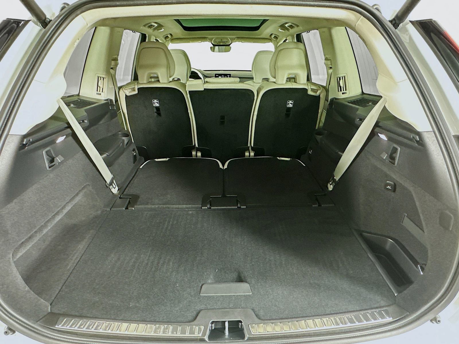 New 2026 Volvo XC90 B6 Ultra w/ Protection Package AWD/4WD image 42