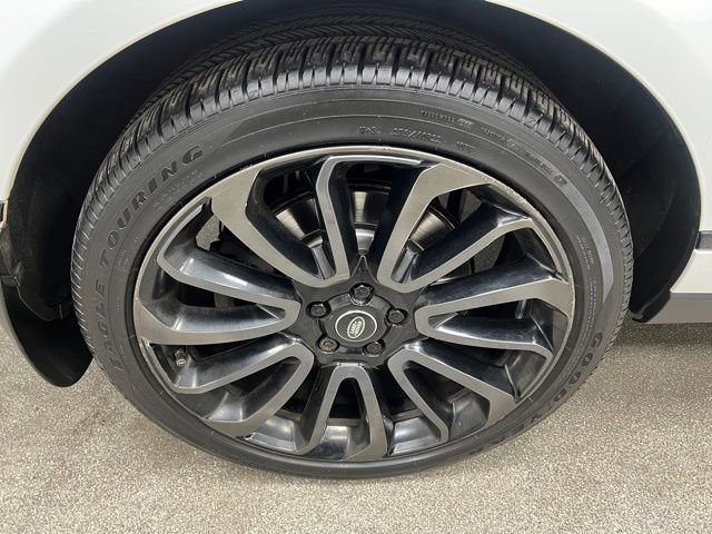 Used 2015 Land Rover Range Rover Supercharged AWD/4WD image 16