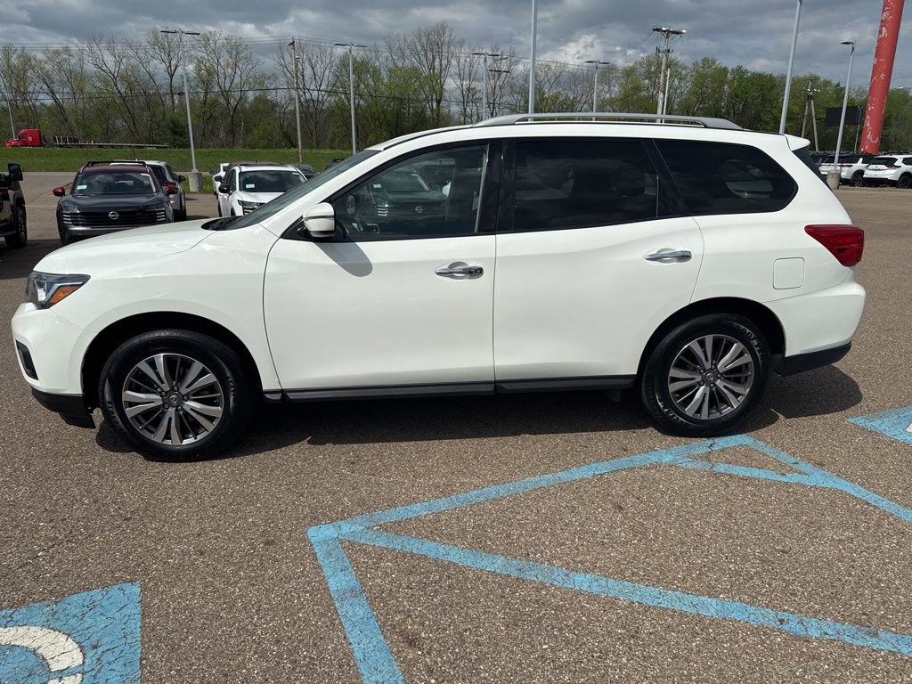 Used 2018 Nissan Pathfinder SV AWD/4WD image 4