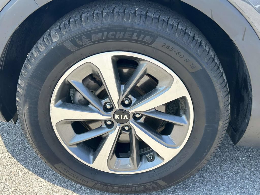 Used 2020 Kia Sorento FWD V6 image 12