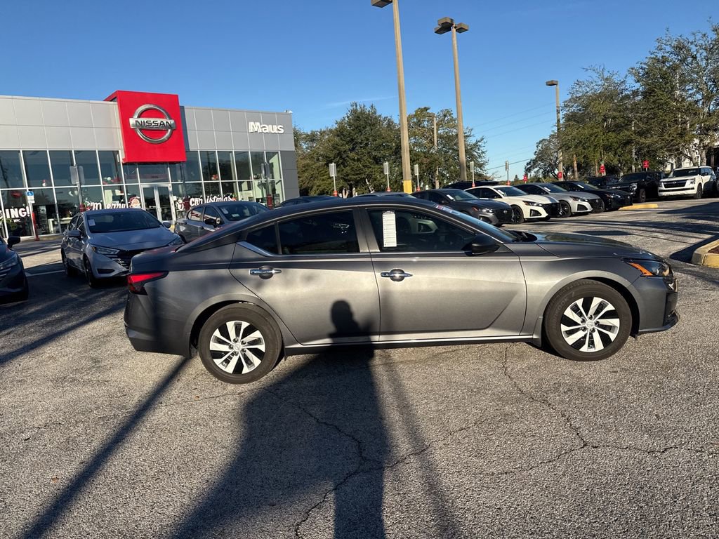 Used 2025 Nissan Altima 2.5 S image 4