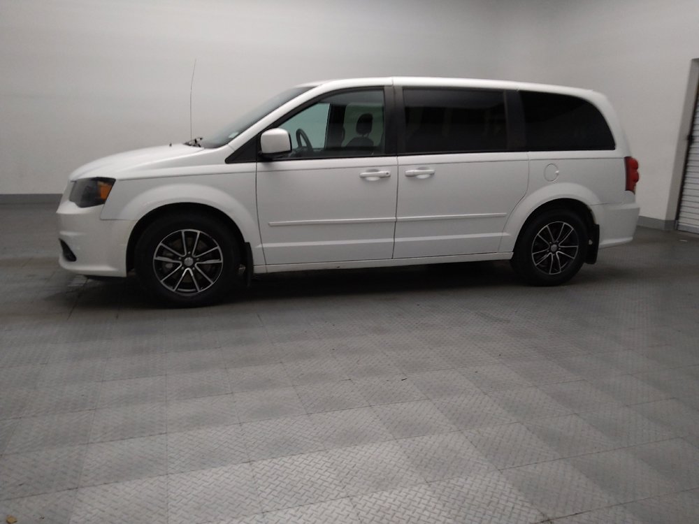 Used 2017 Dodge Grand Caravan GT w/ Mopar Premium Addition Group FWD image 2