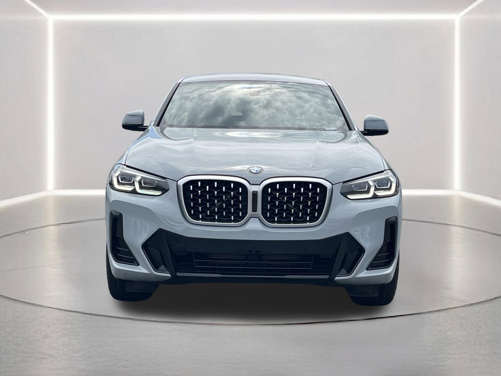 Used 2025 BMW X4 xDrive30i image 32