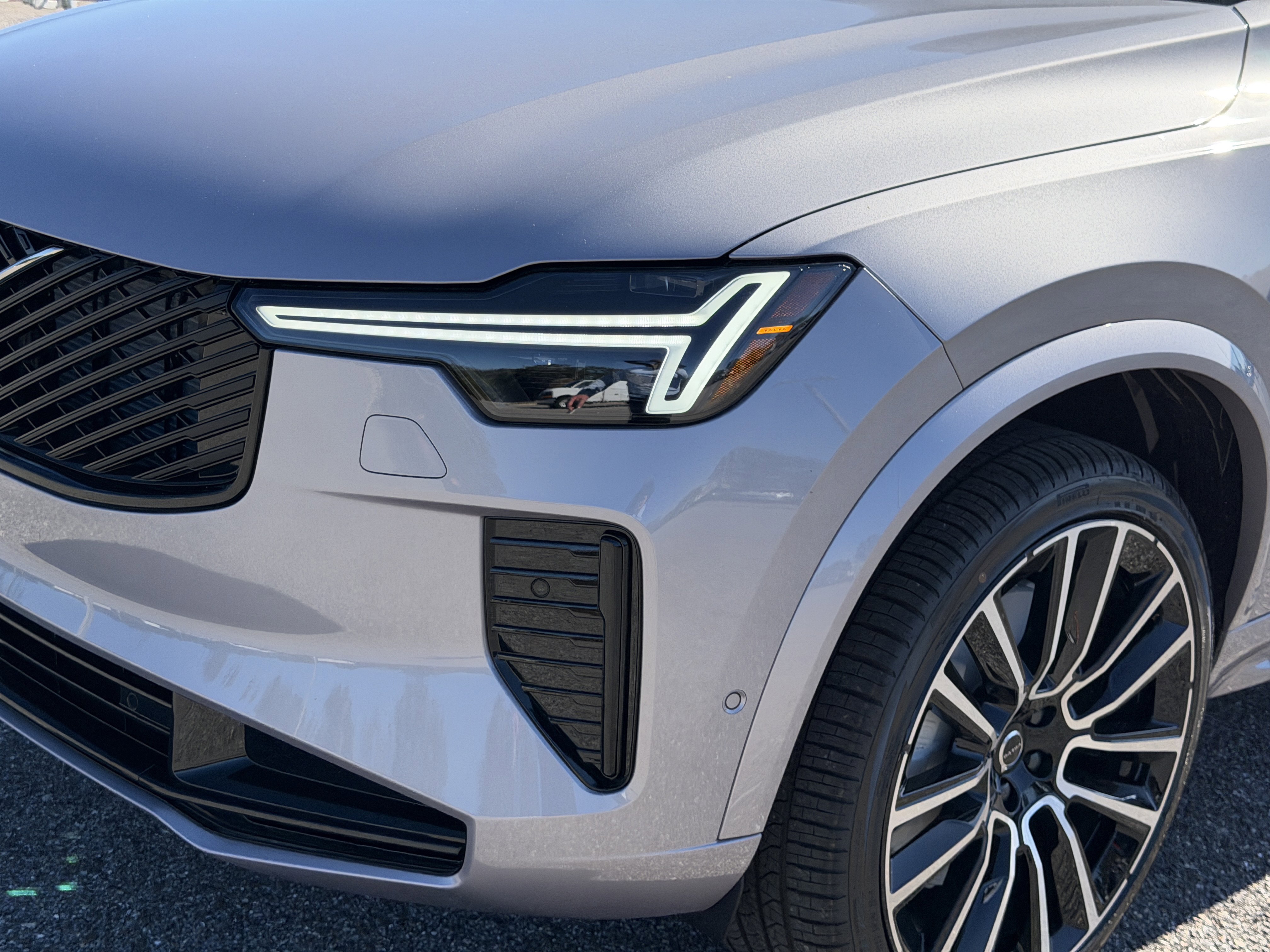 New 2026 Volvo XC90 B6 Ultra w/ Lounge Package image 8