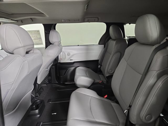 New 2026 Toyota Sienna XLE FWD image 15