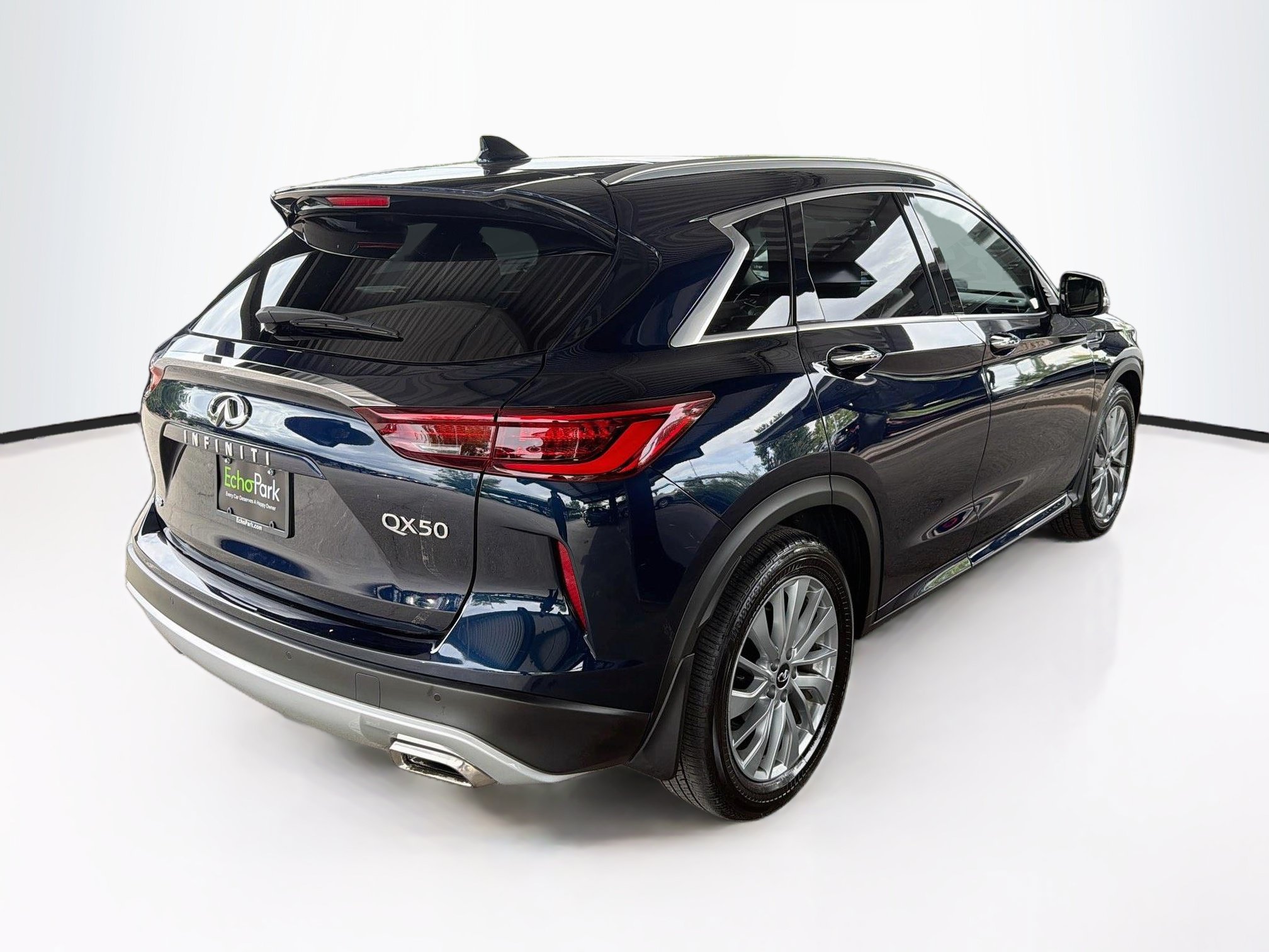 Used 2024 INFINITI QX50 Luxe AWD/4WD image 9
