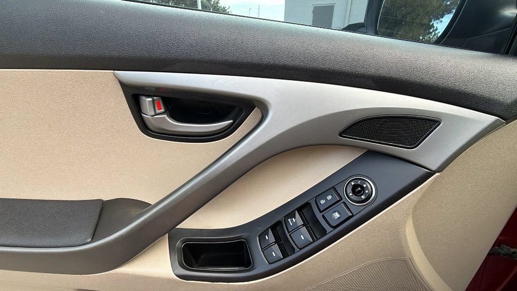 Used 2016 Hyundai Elantra SE FWD image 13