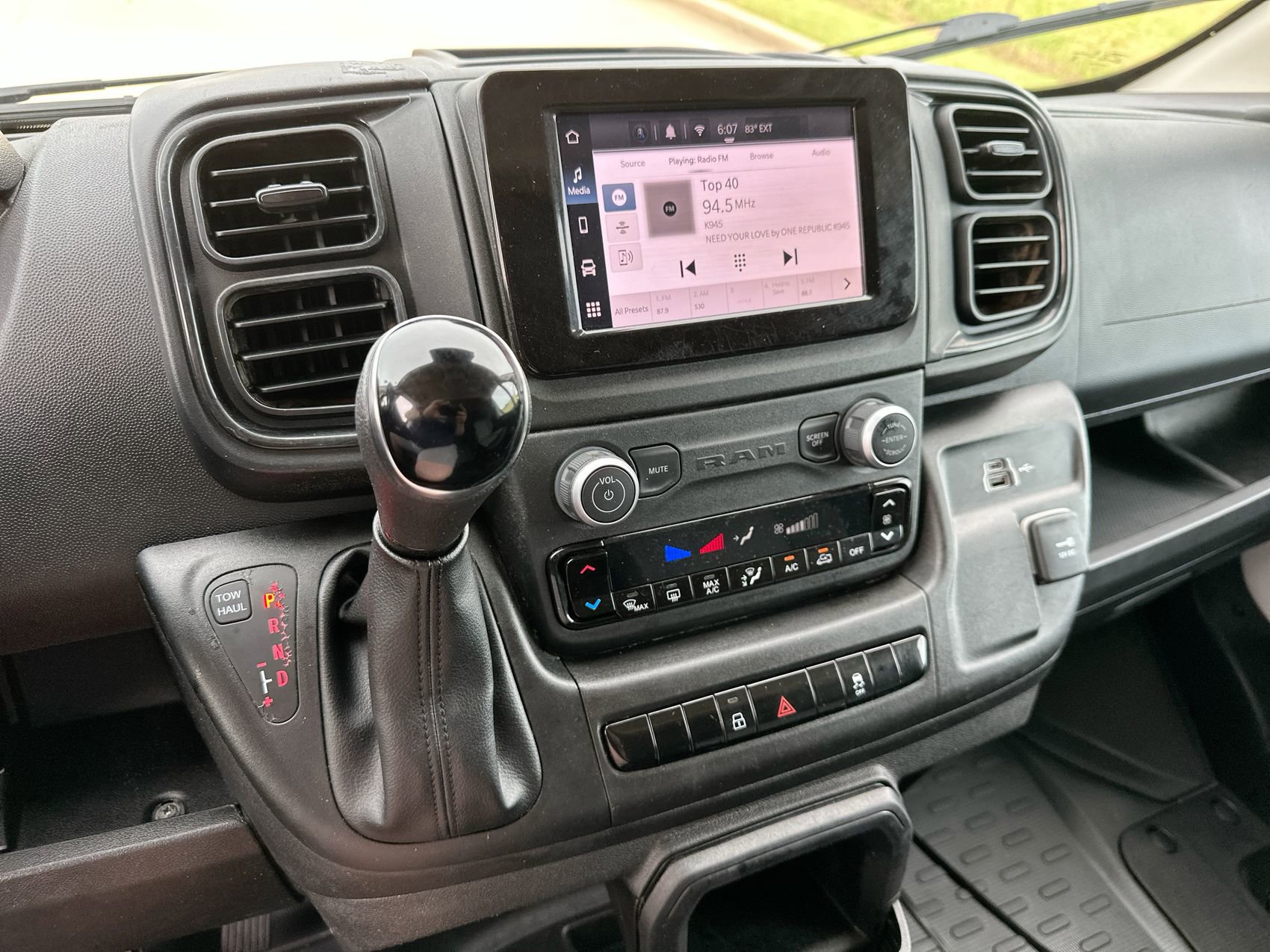Used 2025 RAM ProMaster 2500 w/ Convenience Group FWD image 15