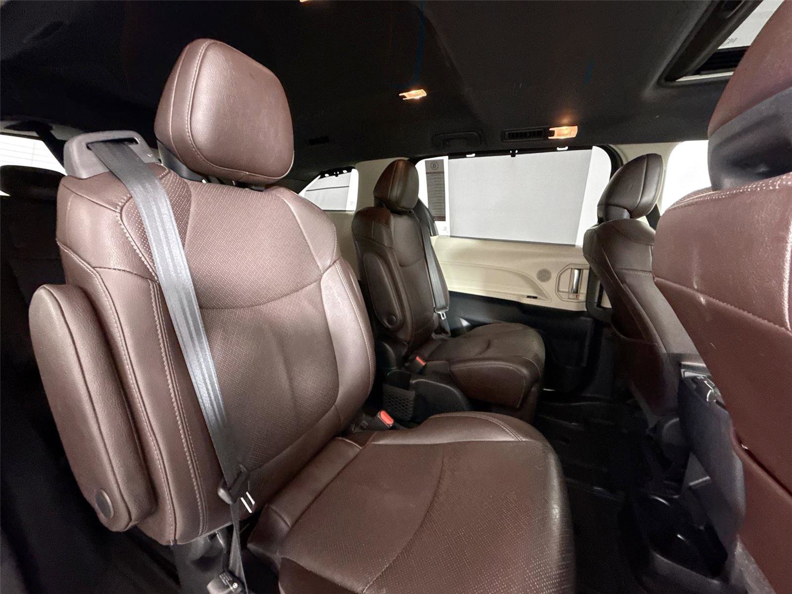 Certified 2021 Toyota Sienna Platinum image 42
