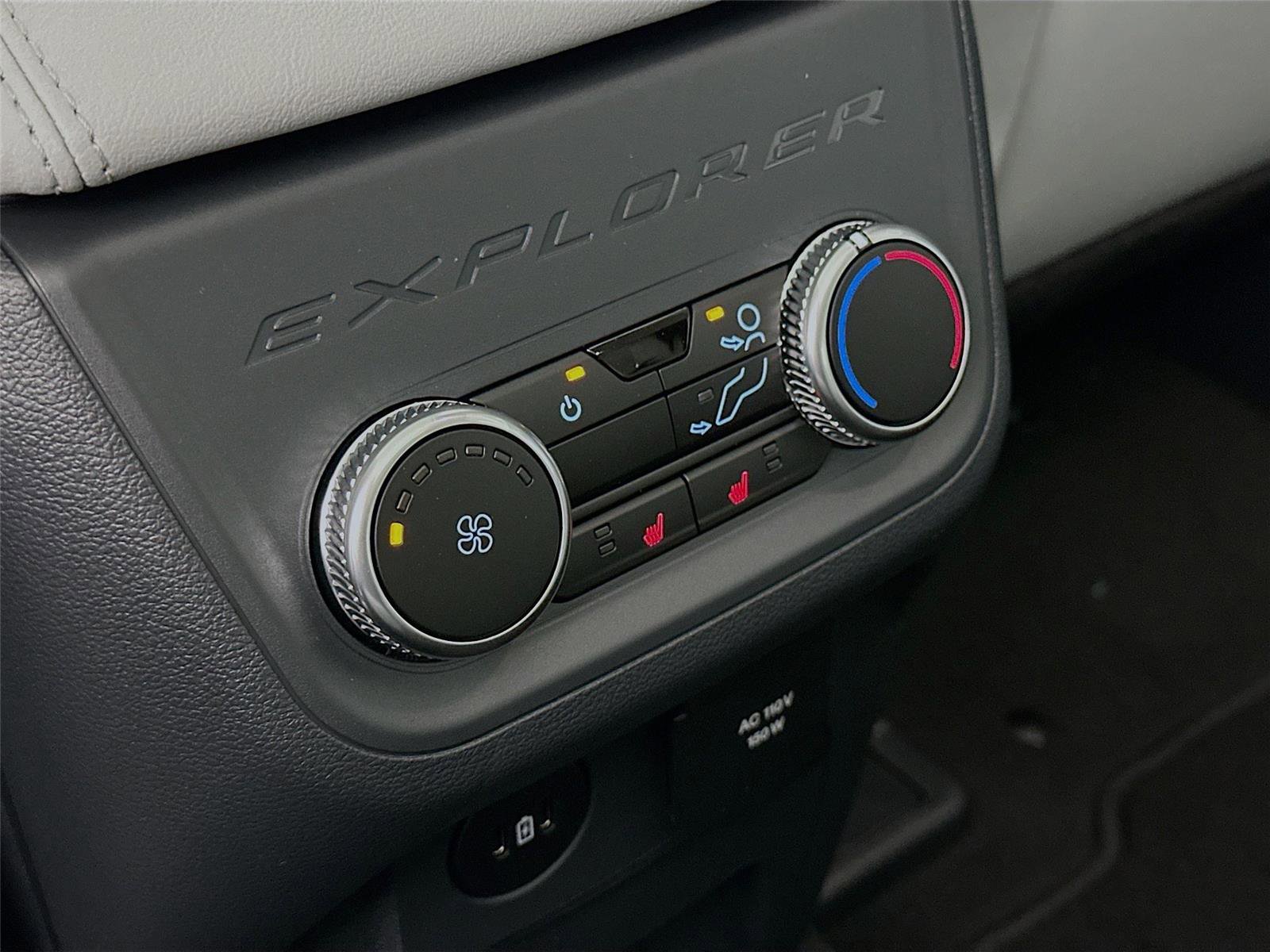 New 2026 Ford Explorer Platinum image 34