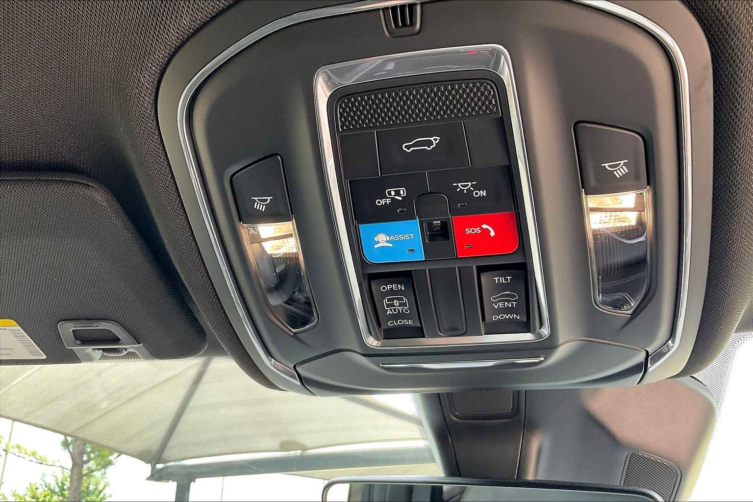 New 2025 Jeep Grand Cherokee L Altitude image 17