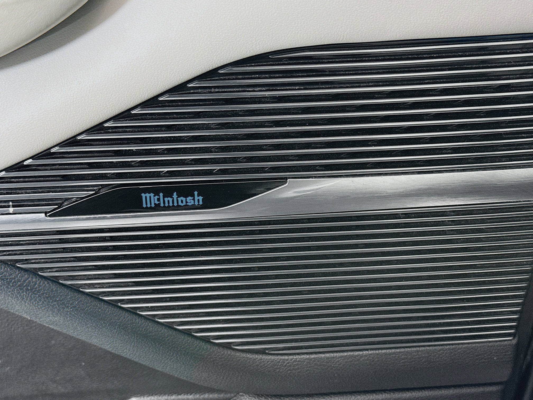 Used 2024 Jeep Grand Wagoneer L 4WD image 21