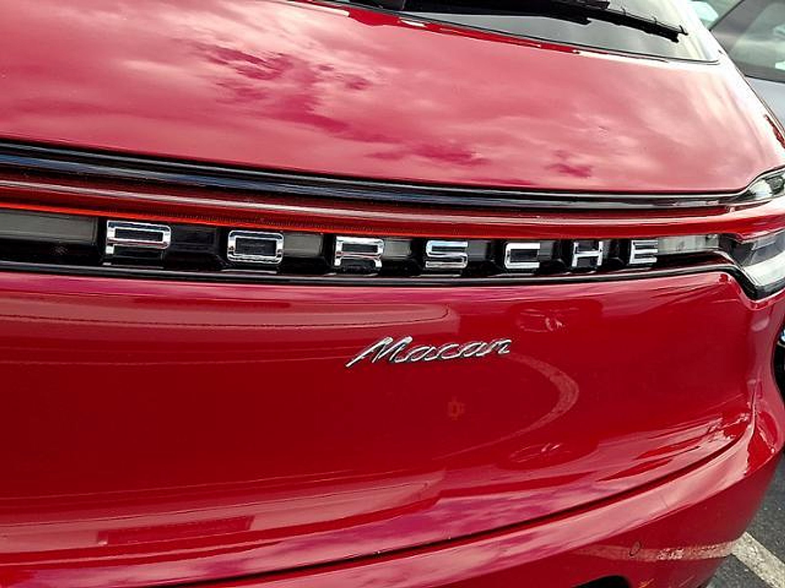 Used 2020 Porsche Macan AWD/4WD image 33