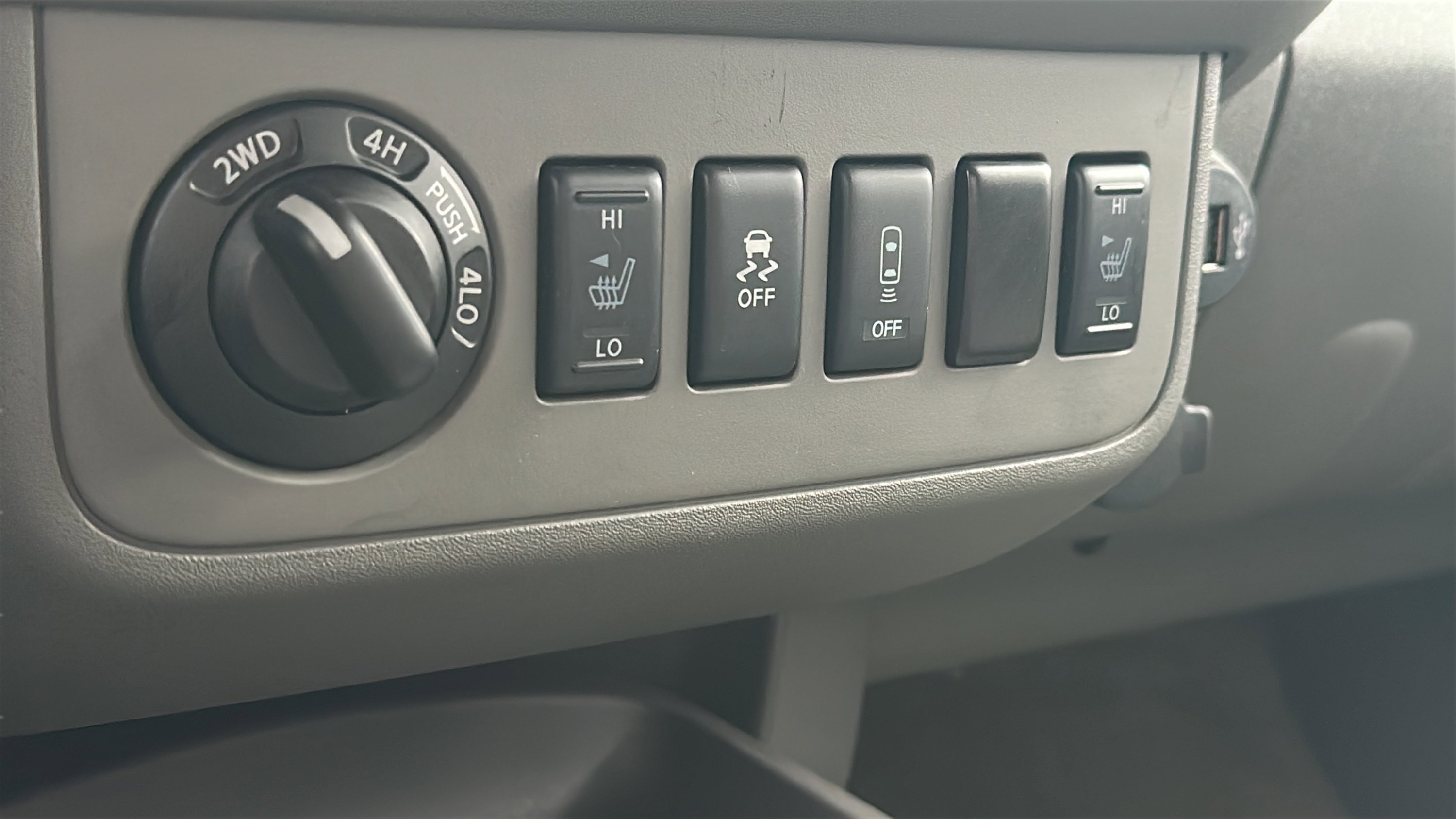 Used 2018 Nissan Frontier SV w/ Value Truck Package AWD/4WD image 18