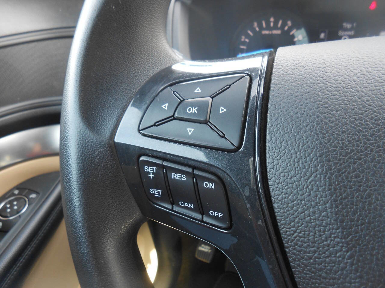 Used 2017 Ford Explorer 4WD image 19