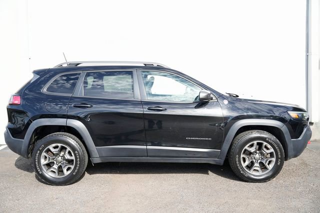 Used 2019 Jeep Cherokee Trailhawk w/ Cold Weather Group image 7