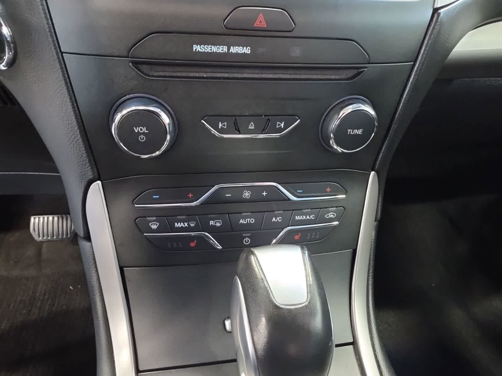 Used 2018 Ford Edge SEL w/ Equipment Group 201A AWD/4WD image 25