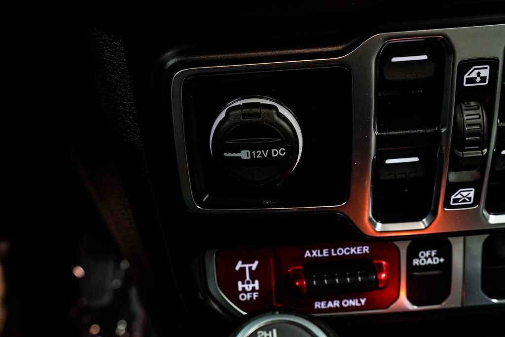 Used 2024 Jeep Gladiator Mojave AWD/4WD image 24