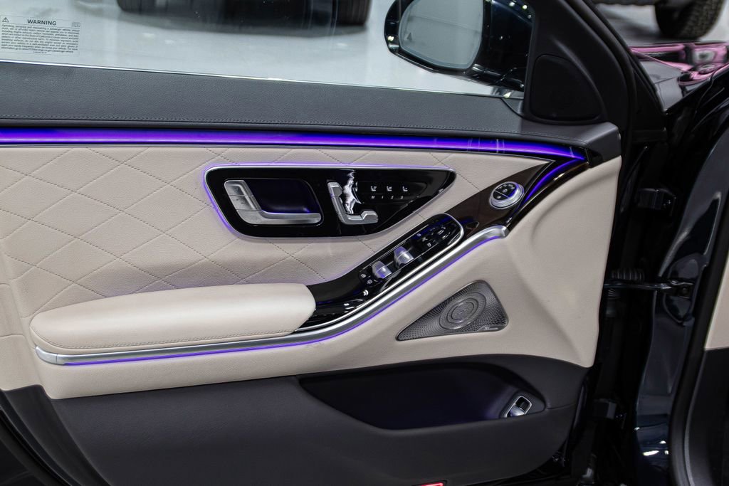 Used 2025 Mercedes-Benz S 580 4MATIC Sedan image 18