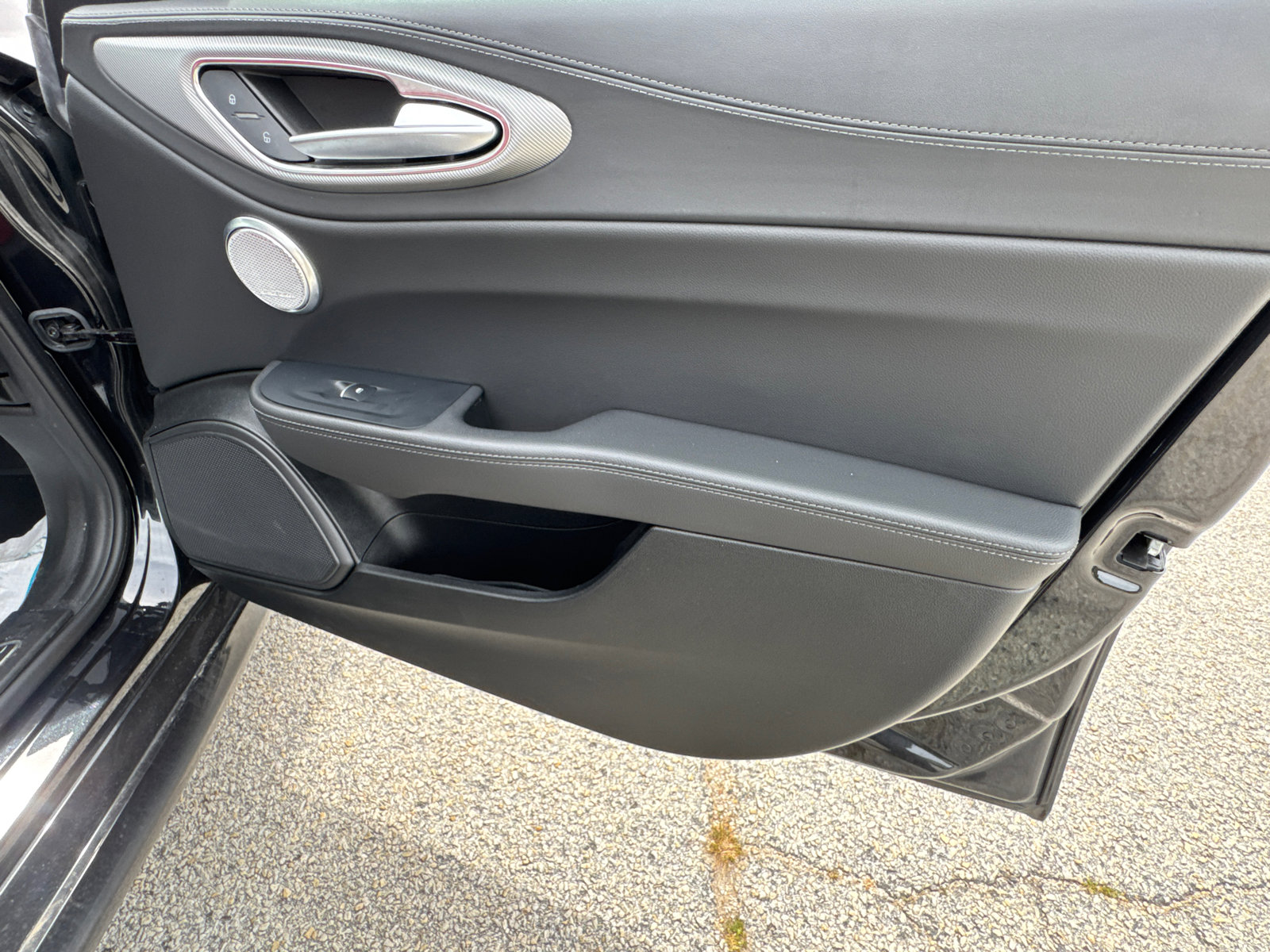 Used 2024 Alfa Romeo Giulia Veloce AWD/4WD image 18