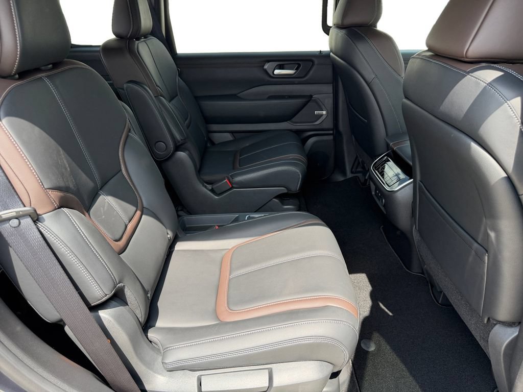 New 2026 Nissan Armada SL w/ Captain's Chari Seat Package AWD/4WD image 17