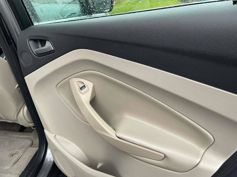 Used 2013 Ford C-MAX SEL image 39