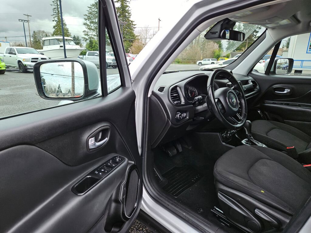 Used 2018 Jeep Renegade Altitude image 12