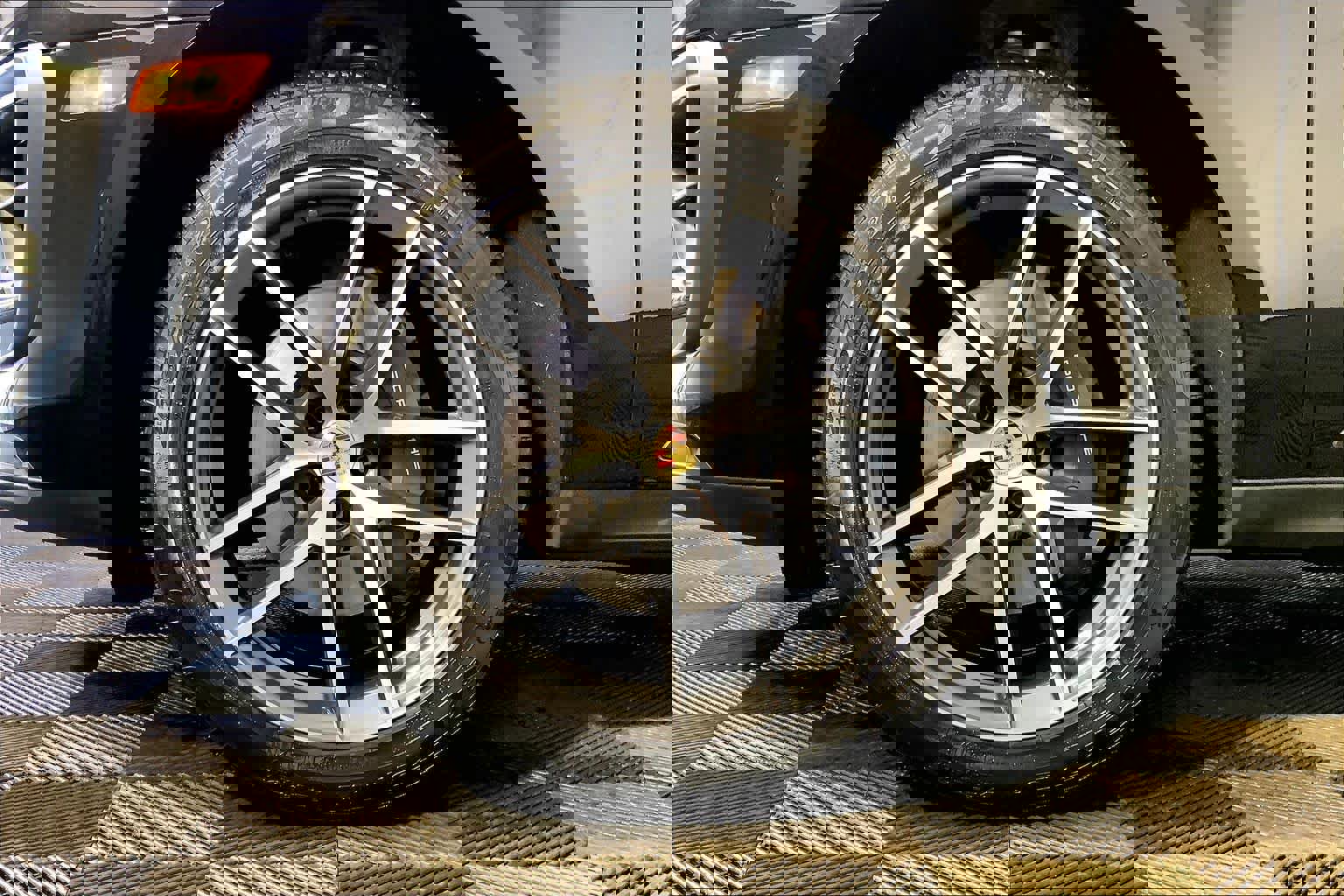 Used 2025 Porsche Macan image 11