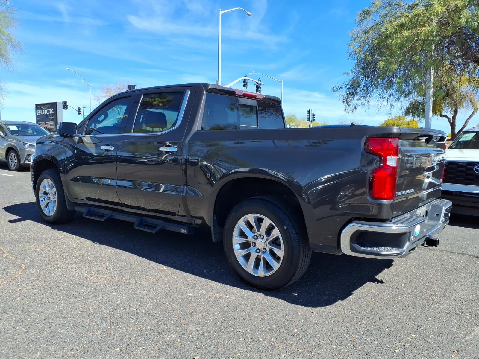 Used 2021 Chevrolet Silverado 1500 LTZ w/ LTZ Convenience Package II AWD/4WD image 7