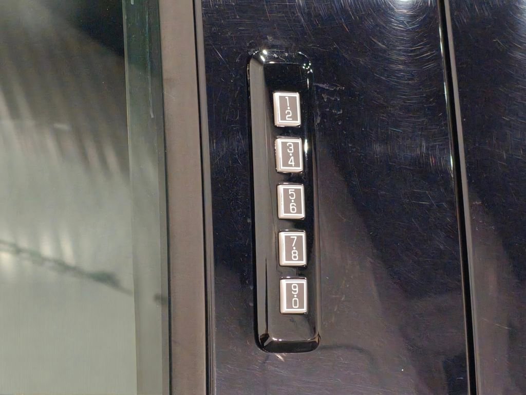 Used 2019 Ford F150 Lariat image 16