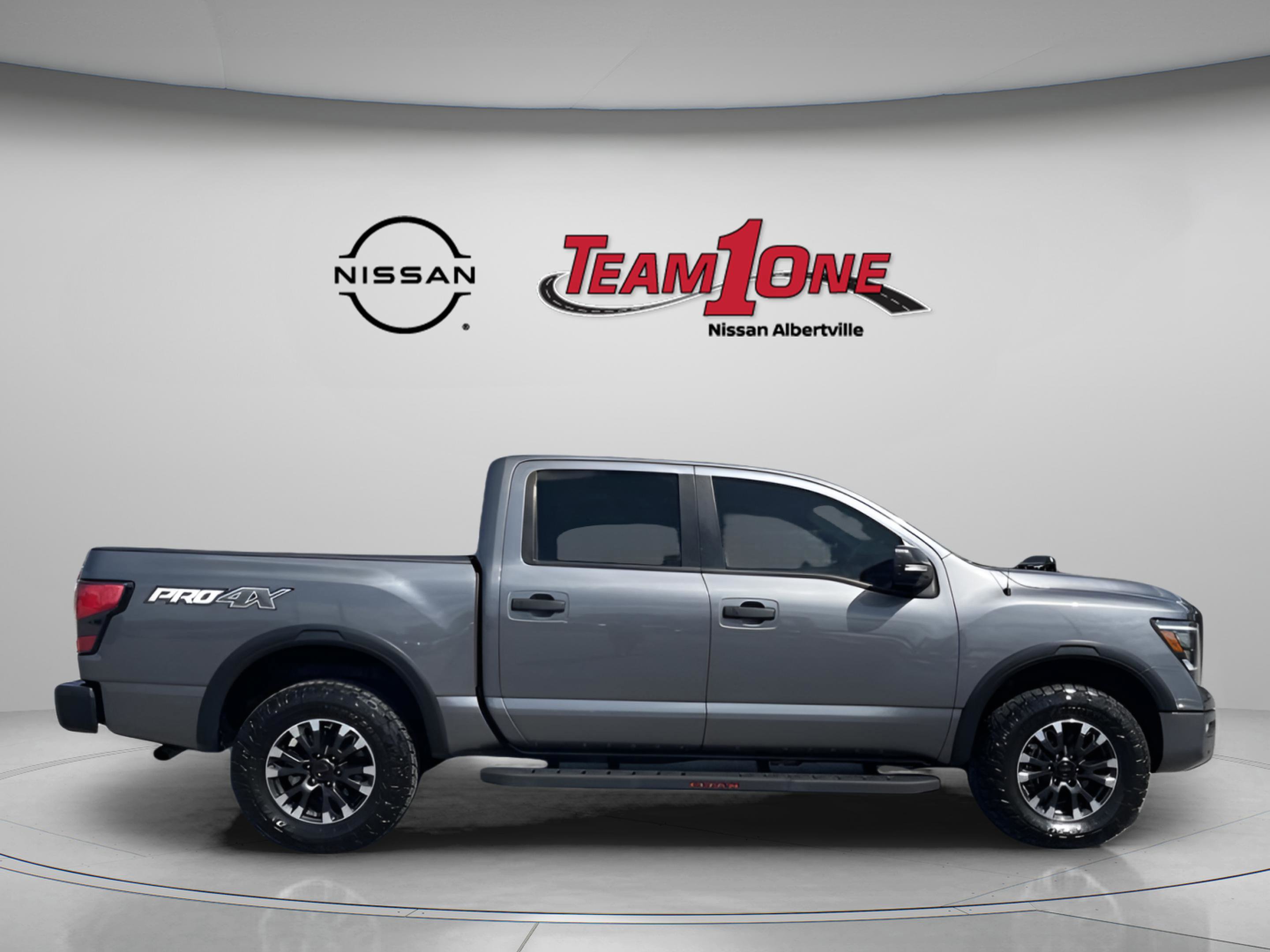 Used 2021 Nissan Titan PRO-4X w/ Pro-4x Convenience Package AWD/4WD image 9
