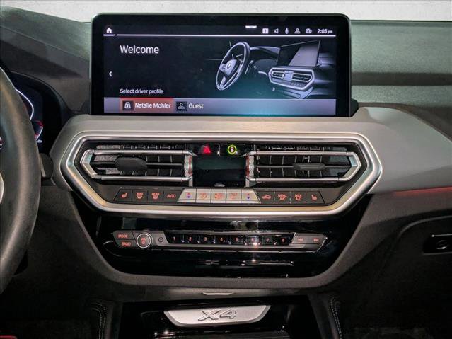 Used 2025 BMW X4 xDrive30i w/ Premium Package image 16