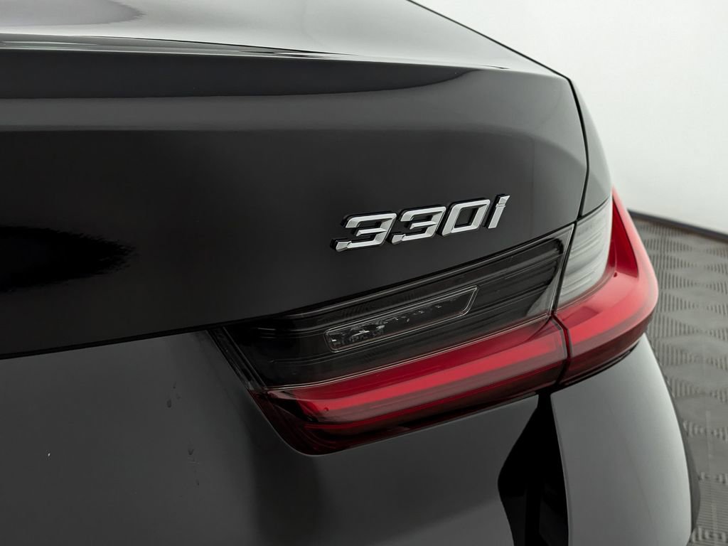 Used 2025 BMW 330i xDrive Sedan w/ M Sport Package image 10