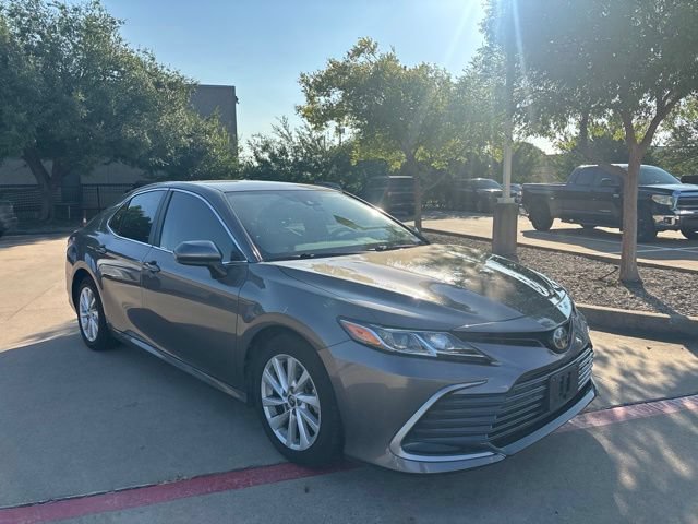 Certified 2022 Toyota Camry LE FWD image 3