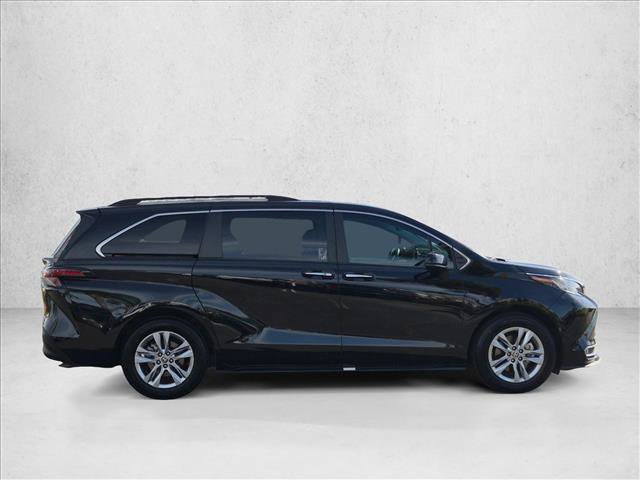 Certified 2023 Toyota Sienna XLE w/ XLE Plus Package FWD image 4